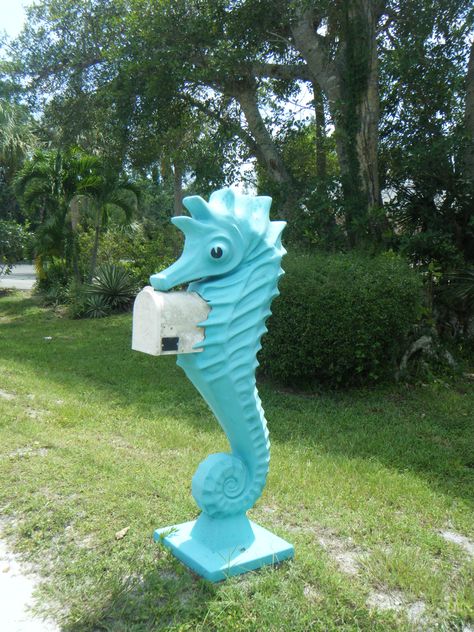 Seashore Mailbox ~ Sanibel Island ~~~ Weird Mailboxes, Nautical Mailbox, Beach Mailbox, Mailbox Art, Cool Mailboxes, Outdoors Ideas, Unique Mailboxes, Mailbox Ideas, Letter Boxes