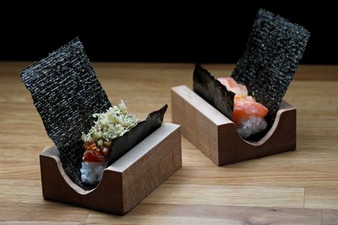 Sushi Hand Rolls, Afternoon Tea Decorations, Hand Roll Sushi, Sushi Taco, Tableware Display, Sushi Ginger, Appetizer Display, Sushi Roll Recipes, Japanese Food Sushi