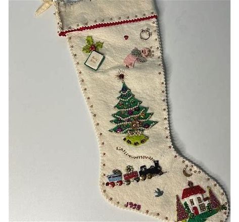 Vintage christmas Stocking images - Bing - Shopping Vintage Christmas Stocking Art, Christmas Sticking, Christmas Stocking Images, Retro Felt Christmas Stocking, Vintage Fabric Christmas Stocking, Vintage Christmas Stockings Felt, Needlepoint Stockings Christmas, Strings Of Pearls, Knitted Christmas Stocking Patterns