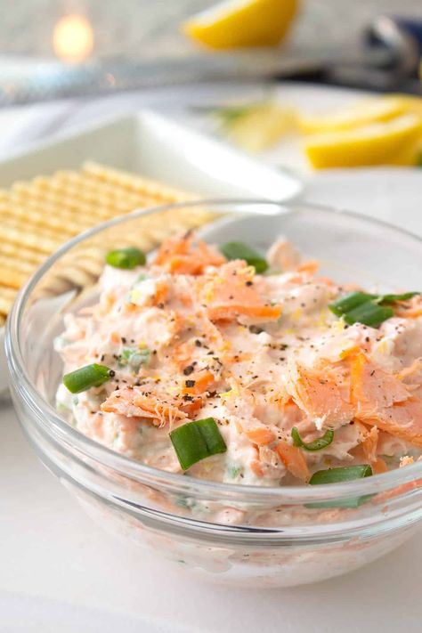 Easy Salmon Dip, Canape Recipes, Leftover Salmon Recipes, Salmon Dip Recipes, Salmon Dip, Canapes Recipes, Easy Salmon, Perfect Appetizers, Dip Recipe