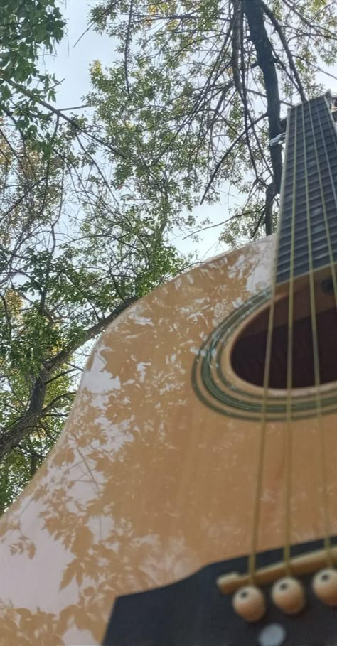 Acoustic Guitar Wallpaper, Aesthetic Guitar Photos, Guitar Asthetic, Guitar Aesthetic Wallpaper, Acoustic Guitar Aesthetic, Ibanez Acoustic Guitar, Acoustic Guitar Photography, Guitar Strumming, Guitar Lessons Songs