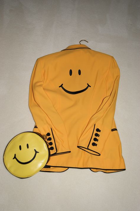 Moschino Couture Vintage yellow smiley jacket for sale Moschino Aesthetic, Artsy Clothing, Joker Costume, Artsy Outfit, Moschino Couture, Avant Garde Fashion, Couture Vintage, Funky Fashion, Vintage Yellow