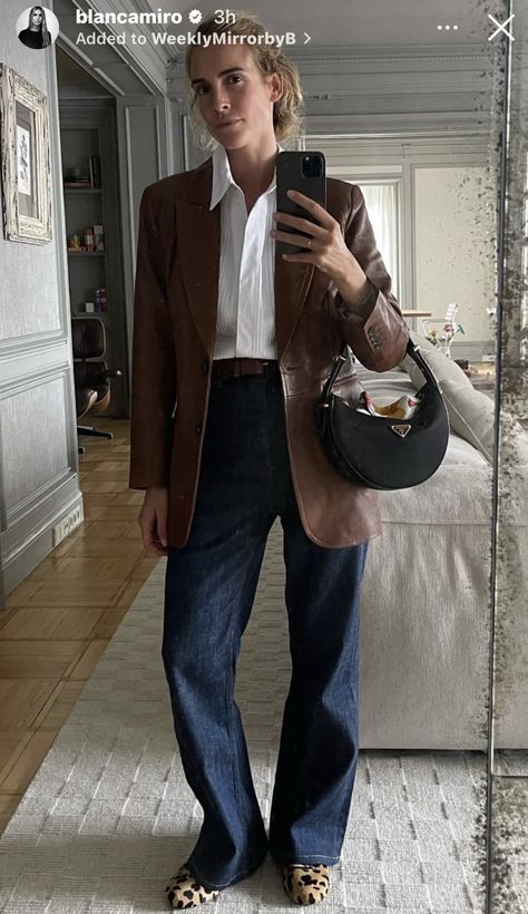 Leather Blazer Outfit, Brown Blazer Outfit, Streetstyle Aesthetic, Leather Blazer Women, Aesthetic Street, Inspiration Aesthetic, Blazer Outfit, Brown Blazer, Leather Jacket Outfits