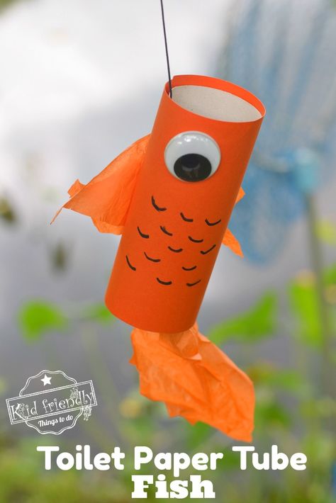 This Toilet Paper Roll Fish is the perfect simple craft to make this summer. It's a great craft for school or home. www.kidfriendlythingstodo.com #fish #craft #fun #easy #kids #summer #pond #school #preschool #lake #nature Paper Plate Fish, Craft For School, Sun Crafts, Summer Arts And Crafts, Fish Craft, Crafts Ideas For Kids, Turtle Crafts, Paper Fish, Origami Fish