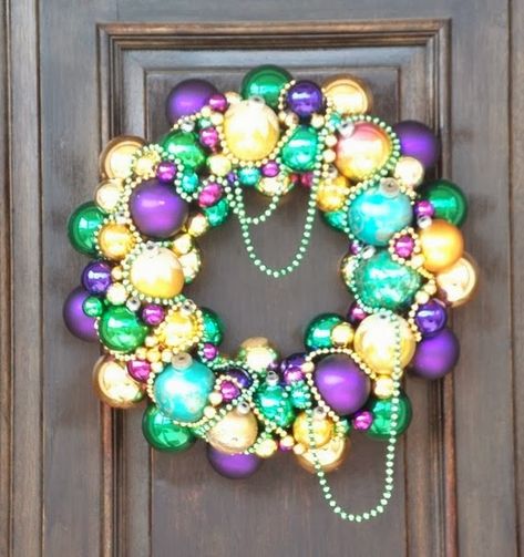 DIY Why Spend More: Mardi Gras! Mardi Gras Diy, Carnival Decor, Mardi Grad, Madi Gras, Vintage Ornament Wreath, Mardi Gras Crafts, Mardi Gras Food, Mardi Gras Wreath, New Orleans Mardi Gras