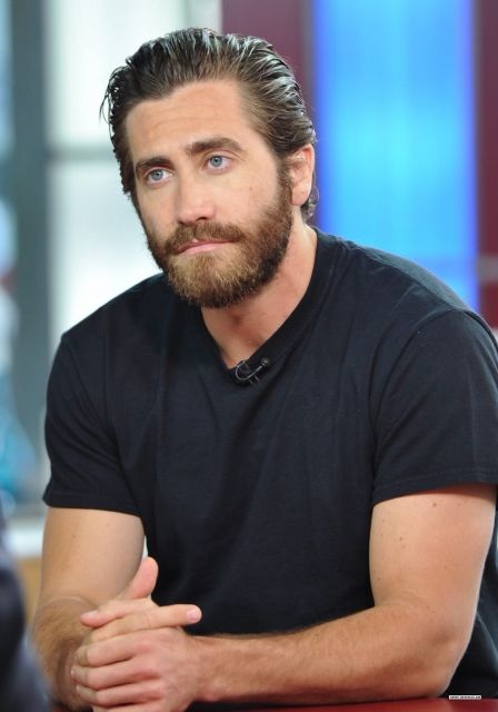 Click to view full size image Jake Gyllenhaal Beard, Short Hair With Beard, Jake G, The Morning Show, Beard Styles Short, Full Beard, Beard Styles For Men, Morning Show, Jake Gyllenhaal