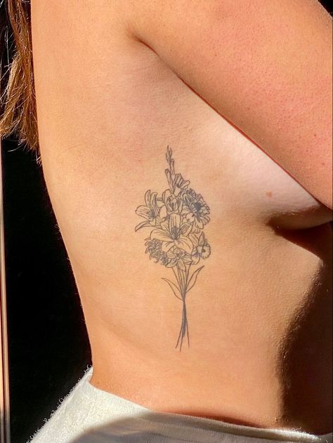 Flowers On Ribcage Tattoo, Rib Flower Tattoos For Women Side Tat, Rib Bouquet Tattoo, Birth Flower Bouquet Tattoo Ribs, Flower Bouquet On Ribs Tattoo, Flower Bouquet Tattoo Ribcage, Spine Bouquet Tattoo, Bunches Of Flowers Tattoo, Small Flower Tattoos With Words