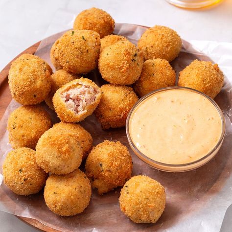 Sauerkraut Balls Sauerkraut Balls Baked, Sauerkraut Sausage Balls, Saurkraut Balls Baked, Saurkraut Balls Recipes Air Fryer, Saurkraut Balls Recipes, Saurkraut Balls Dipping Sauce, Sourkrout Balls Recipes, Sauerkraut Balls With Sausage, Sour Kraut Balls