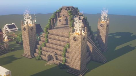 Minecraft Aztec House, Minecraft Aztec Temple, Minecraft Aztec Builds, Temple In Minecraft, Minecraft Jungle Temple Ideas, Minecraft Aztec, Temple Minecraft Ideas, Jungle Temple Minecraft, Minecraft Temple Build