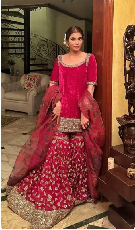 Gharara Designs, Wedding Fits, Velvet Dress Designs, Dresses Design, Womens Trendy Dresses, Pakistani Wedding Outfits, Pakistani Fancy Dresses, Pakistani Dresses Casual, Pakistani Fashion Party Wear