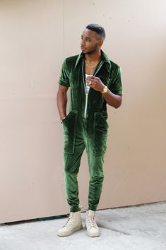 Mens Fashion Jumpsuit, Mens Velour Tracksuit, Short Jumpsuit Outfit, Coachella Outfit Men, Looks Hip Hop, Romper Men, Dapper Outfit, Fashion Models Men, Men Jumpsuit