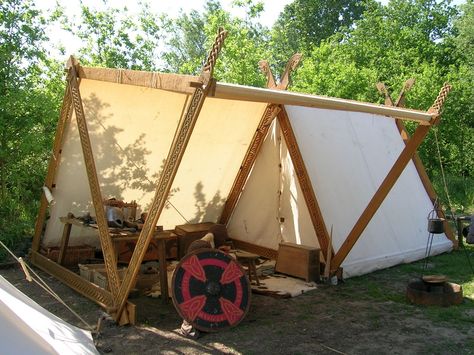 Double A-Frame Tent Viking Tent, Viking Camp, A Frame Tent, Tenda Camping, Viking Reenactment, Tent Set Up, Viking Life, Cabin Tent, Bushcraft Camping