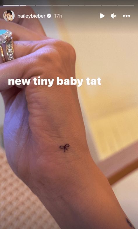 Hailey Bieber Peach Tattoo, Hailey Bieber Heart Tattoo, Hailey Bieber Bow Tattoo, Haylie Bieber Tattoo, Bailey Bieber Tattoos, Hayley Bieber Tattoo, Haley Bieber Tattoo, Mini Bow Tattoo, Hailey Beiber Tattoos