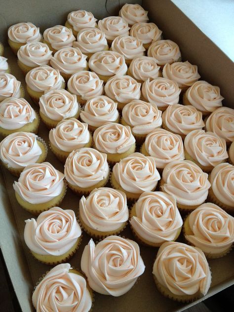 Such pretty rosette cupcakes #wedding #rose #cupcakes #weddingcupcakes #flowers Wedding Cupcakes, Frosting, Cupcake, White