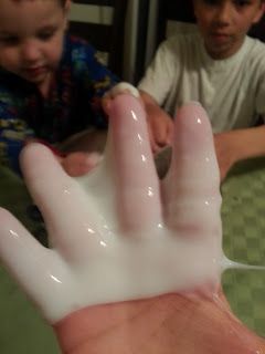 DIY Homemade Flubber/slime Fun Slime, Children Crafts, School Glue, Crafty Kids, Kid Activities, Fun Activities For Kids, Diy Homemade, Having A Blast, Kids Activities