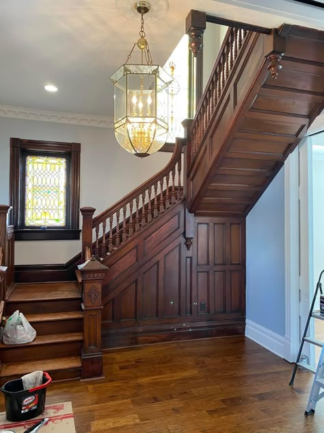 Dark Wooden Stairs, 1900s Staircase, Old House Staircase, Old Wooden Stairs, Colonial Staircase, Antique Staircase, Dollhouse Staircase, Craftsman Staircase, Colonial Interior Design