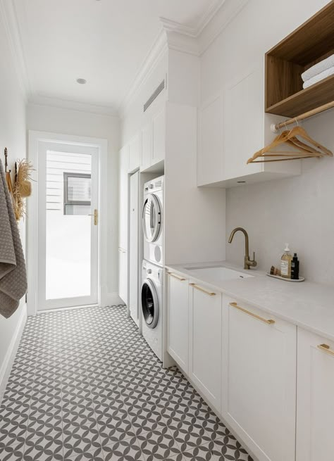 360B New Street, Brighton VIC 3186 | Domain White Laundry Room, Upholstered Window Seat, White Laundry, Laundry Cabinets, Laundry Room Layouts, Laundry Design, Laundry Room Inspiration, Small Laundry Rooms, Small Laundry Room