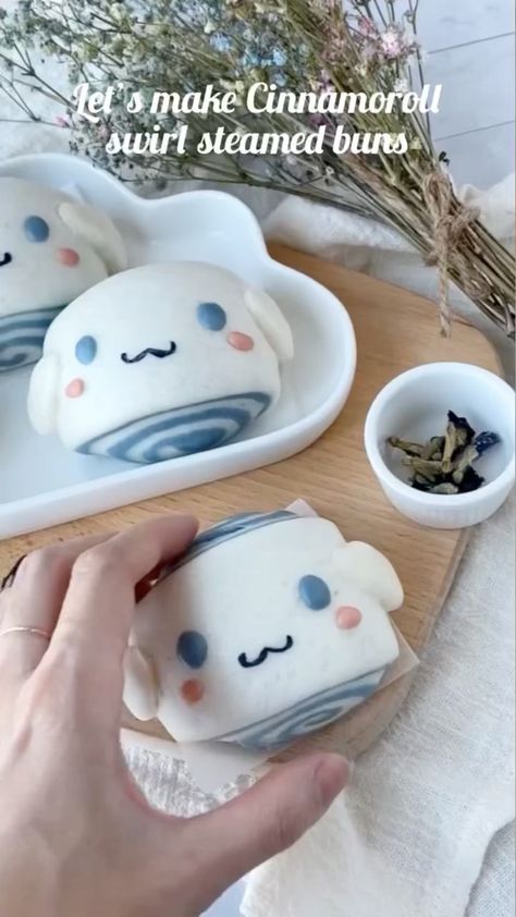 subtleasian.baking on Instagram: Cinnamoroll swirl steamed buns recipe and tutorial by OP: @sueshappybakes “Yields 4 buns Ingredients: 150g Hong Kong flour/cake flour… Cute Steamed Buns, Steam Buns Recipe, Steam Buns, Yummy Bread, Amazing Food Videos, Powder Sugar, Kawaii Cooking, Bun Bun, Oil And Water