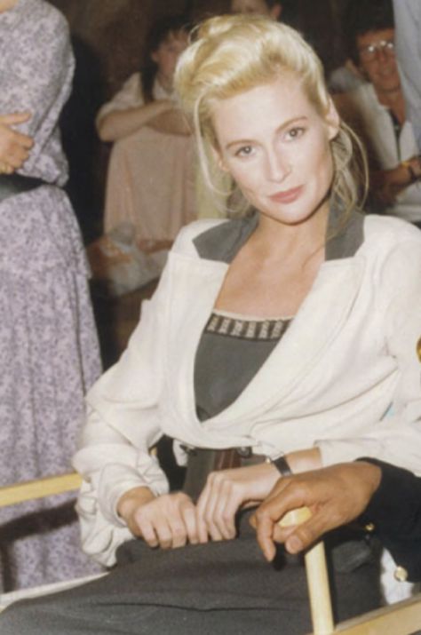 Alison Doody Indiana Jones Alison Doody, Indiana Jones Films, Phoebe Buffay, Harrison Ford, Indiana Jones, Woman Crush, Classic Movies, Classic Beauty, Costume Party