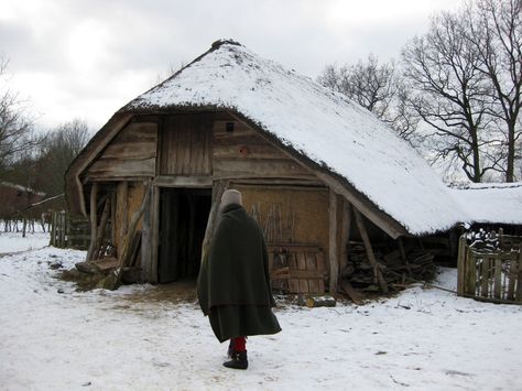 Medieval Farm, Vila Medieval, Medieval Festival, The Ancient Magus Bride, Living Skills, Medieval Village, Rural House, Medieval Life, Medieval Houses