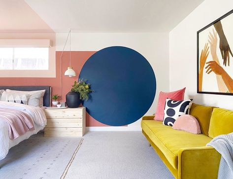 Orlando Soria on Instagram: “Anyone who knows me knows I love circles. So when I got the chance to paint a giant one on the wall of @somis_seeb’s house on the PREMIER…” Orlando Soria, Lodge Plans, Gold Sofa, Modern Sofa Couch, Renovation Budget, Mid Century Modern Sofa, Modern Sofas, Big Girl Rooms, Contemporary Sofa