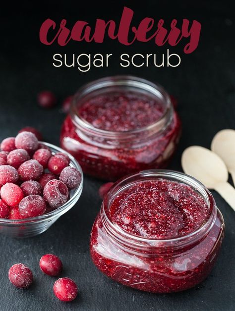 Cranberry Sugar Scrub, Diy Sugar Scrub, Diy Sugar Scrub Recipe, Săpunuri Handmade, Body Scrub Recipe, Sugar Scrub Homemade, Homemade Scrub, Sugar Scrub Recipe, Diy Kosmetik