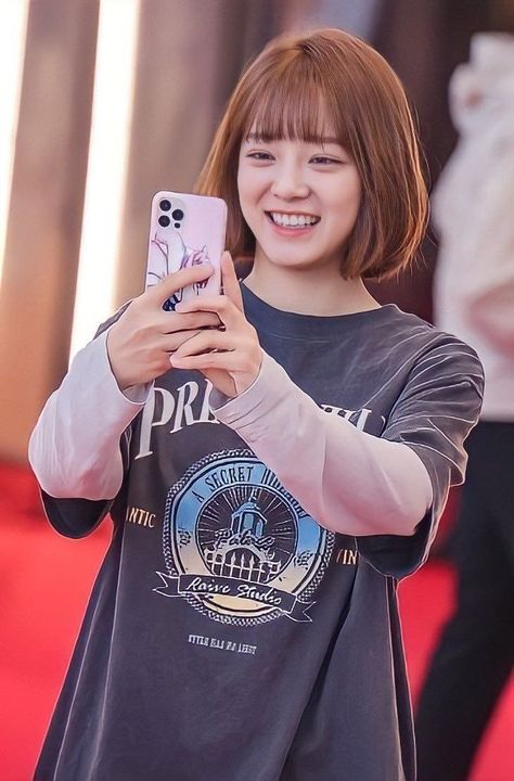 Webtoon Kdrama, Today's Webtoon, Watch Drama, Ghost Light, Kim Sejeong, Korean Artist, Girls Cartoon Art, Drama Movies, Korean Drama