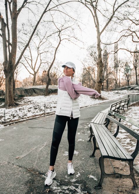 Workout Outfit Winter, Athletic Wear Outfits, Winter Running Outfit, Workout Outfits Winter, Pretty In The Pines, Patagonia Vest, Look Legging, Winter Activewear, Winter Workout