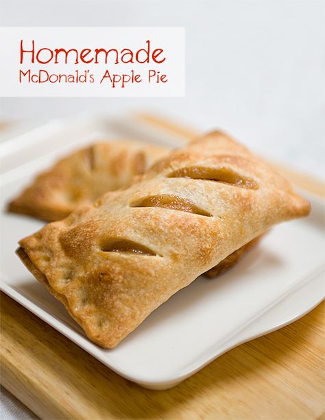 Homemade McDonald's Apple Pie Mcdonalds Apple Pie, Apple Turnovers, Kampot, Hand Pies, Cinnamon Apples, Copycat Recipes, Pie Recipes, Apple Pie, Sweet Tooth