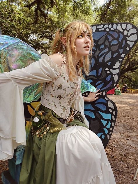 Renfest Outfit Fairy, Woodland Fairy Ren Faire, Fall Fairy Ren Faire, Green Fairy Ren Faire, Renicansse Fair Outfits Fairy, Ten Faire, Woodland Fairy Cosplay, Renfaire Outfits, Fairy Ren Faire