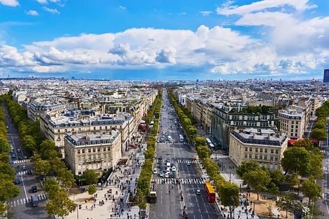 Champ Elysees, Avenue Des Champs-élysées, Paris Bucket List, Champs Elysees Paris, Paris Itinerary, Day Trips From London, Paris Travel Guide, Montmartre Paris, Paris Tours