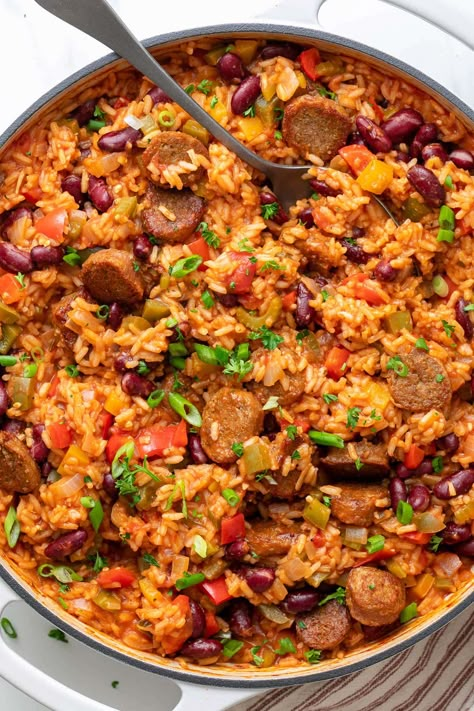 Vegetarian Jambalaya, Simple Veganista, Jambalaya Recipe Easy, Vegan Jambalaya, Jambalaya Recipe, Plant Based Diet Recipes, Vegan Sausage, Veggie Meals, Caribbean Food