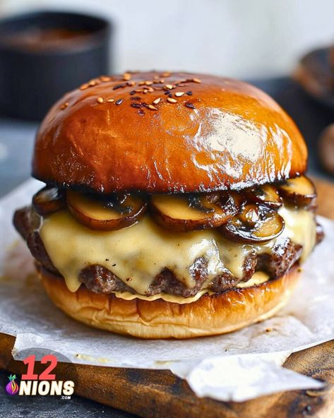 Mushroom Swiss Burger Mushroom Swiss Smash Burger, Swiss Burger, Mushroom Swiss Burger, Mini Tart Recipes, Cheese Burgers, Mushroom Burger, Gourmet Burgers, Healthy Groceries, Food Babe