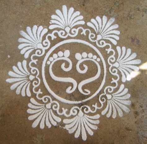 Creative Commons Stencil Kolam Alpona Design, Rangoli Simple, Rangoli Patterns, Rangoli Ideas, Rangoli Kolam Designs, Muggulu Design, Diwali Decor, Design Mandala, Kolam Rangoli