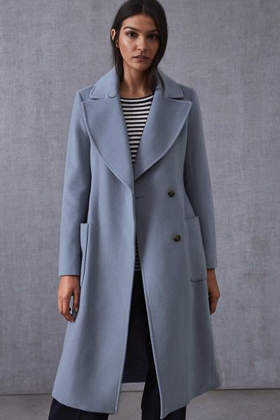 High Street Workwear For Autumn | sheerluxe.com Vest Jacket Outfit, Street Syle, Blogger Street Style, Longline Coat, Perfect Coat, Elegant Blouses, Winter Coats Women, Colour Schemes, Outfit Details