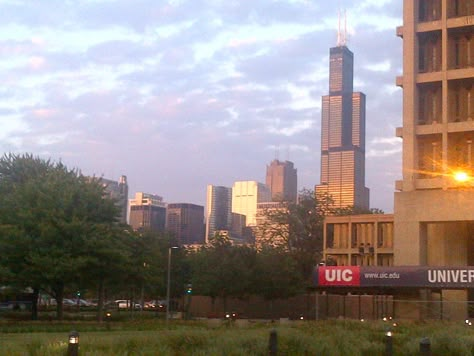 University Of Illinois Chicago, Uic Chicago Aesthetic, Uic Chicago, University Of Illinois At Chicago, Chicago Fall, Photos I Want To Recreate, Chicago Aesthetic, Chicago Summer, Illinois Chicago