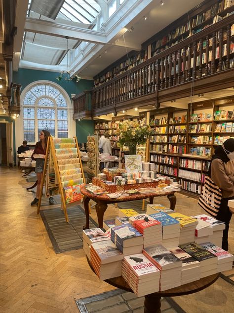 Book Store Owner Aesthetic, Cute Library Aesthetic, Bookseller Aesthetic, Bookstore Decor, Bookshop Café, Library Store, Life After High School, Book Shops, Bookstore Cafe