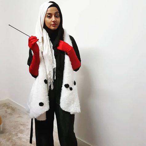 Hijab Halloween Costume Ideas Hijab Halloween, Feminist Costume, Feminist Halloween Costumes, Modest Costumes, Cartoon Halloween Costumes, Greek Goddess Costume, Outfits Hijab, Goddess Costume, Chic Halloween