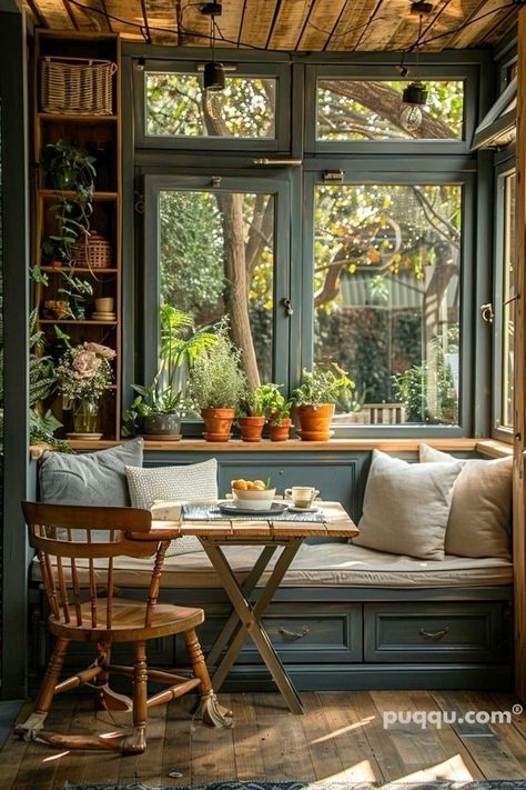 Small Sunroom Ideas, Small Sunroom, Sunroom Designs, Deco Studio, Cozy Cottage, Dream House Decor, Window Seat, House Inspo, Garden Room