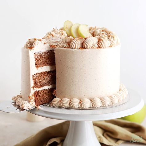 Apple Spice Cake with Cinnamon-Vanilla Buttercream Vanilla Pumpkin Cake, Bourbon Spice Cake, Fall Cake With Flowers, Apple Pie Spice Cake, Thanksgiving Apple Cake, Gluten Free Apple Spice Cake, Carrot Apple Cake, Spice Cake Desserts, Spice Cake Recipes From Scratch