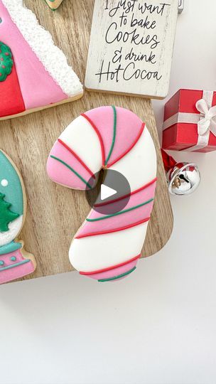 33K views · 85 reactions | It isn’t officially Christmas time without a candy cane cookie!! Thanks to movie magic, I was able to fix that tiny bit of dried green icing that fell into my white flood! Cutter @killerzebras -code LPC saves 10% Color @thesugarart - code LPC10 saves 10% #candycane #candycanecookies #christmascookies #holidaycookies #cookiedecoratingvideo #wetonwetcookies #christmascandy #christmastreats #christmasbaking #cookieclasses | Little Penelope's Cookie Boutique, LLC. | Sabrina Carpenter · white xmas Candy Cane Cookie, Green Icing, Candy Cane Cookies, Christmas Cookies Decorated, Christmas Candy Cane, Sugar Cookies Decorated, Holiday Cookies, Christmas Treats, Christmas Baking