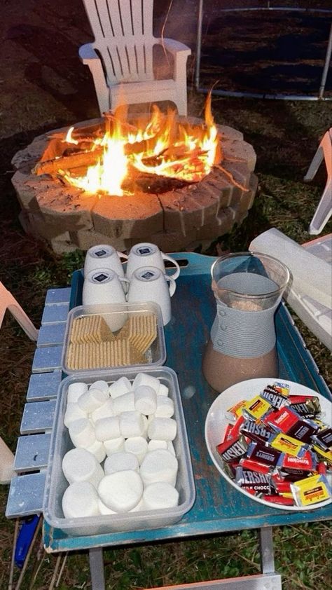 80+ Fun Summer Bucket List Ideas For The Best Memories Simple Camping Meals, Camping Dinner Ideas, Camping Lunch Ideas, Easy Camping Food Ideas, Lunch Ideas Easy, Meals For The Family, Campfire Snacks, Camping Lunch, Summer Bucket List Ideas