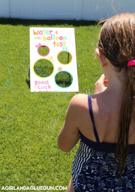 Water Balloon Toss, Thema Water, Trunk Party, Party Games For Kids, Simple Birthday Party, Birthday Party Games For Kids, Kids Work, Bean Bag Toss Game, Bag Toss Game