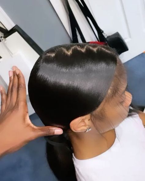 Malik Vanderpump on Instagram: "Yk how people say it’s a first time for everything, my client came to me and said I want a zig zag part with a bubble ponytail I got so nervous cause I didn’t think I was gonna be able to do it cause I never did it before, but isn’t god amazing🥰😩 keep scrolling boo😘 #bubbleponytail" Hairstyles With Zig Zag Part, Zig Zag Part Ponytail, Zig Zag Ponytail, Zig Zag Part, Black Ponytail, Slicked Back Ponytail, First Time For Everything, Bubble Ponytail, Black Ponytail Hairstyles