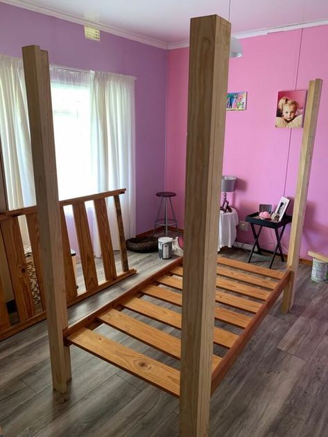 Hi Hometalk! If you're looking to give your kids some imaginative inspiration, why not give this a try? I started off by building a bunk bed which became a playhouse. I used two old single beds!! Here's how I made it: First, you're oging to want to take the two old beds and make four long legs for the bunk bed. You will then drill the two beds in place. Once the two beds are in place, it'll look like classic bunk bed. After this, you can start building the play house accents. Fi… Bunk Bed House, Bunk Bed Tent, Bunk Bed Plan, House Accents, Shed Windows, Dining Room Renovation, Diy Bunk Bed, Convertible Bed, Pallet Headboard