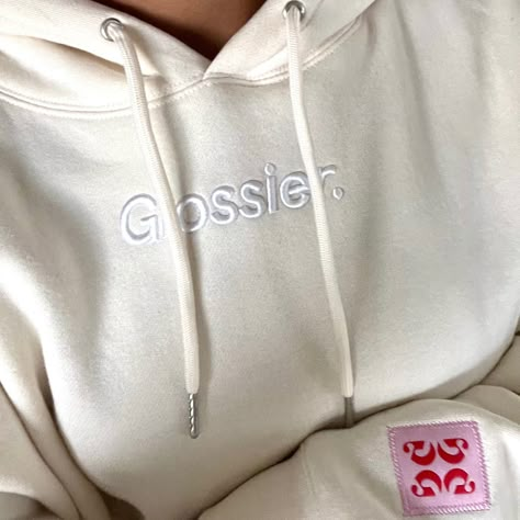 Glossier Hoodie, Brandy Hoodie, Hoodie Aesthetic, Trendy Hoodies, Cute Hoodie, Hoodie Outfit, Really Cute Outfits, Outfit Inspo Fall, Hoodie Girl