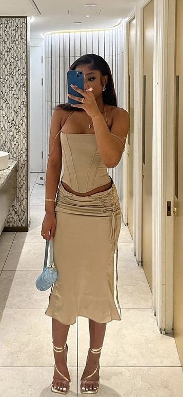 2 Piece Dinner Outfit, Dinner Holiday Outfit, 18th Birthday Two Piece Outfit, Two Piece Birthday Outfits Baddie, Baddie Dinner Outfits Classy, Birthday Set Outfit, Birthday Sets Outfit, Prada Two Piece Set, Two Piece Dinner Outfits