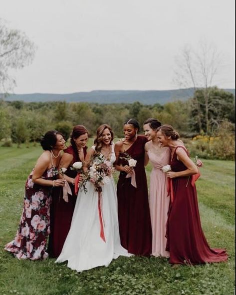 Rose Gold And Burgundy, Boho Bridesmaids, Amsale Bridesmaid, Bridesmaid Dresses Uk, Midi Bridesmaid Dress, Bridesmaid Dresses Boho, Stunning Bridesmaid Dresses, Mismatched Bridesmaids, Velvet Bridesmaid Dresses