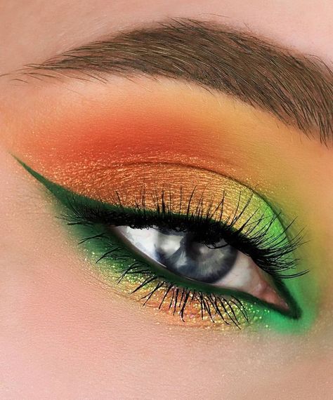 Fall Eyeshadow, Glitter Water, Orange Makeup, Cute Eye Makeup, Make Up Tools, Eye Makeup Pictures, Green Makeup, Colorful Eye Makeup, Green Eyeshadow