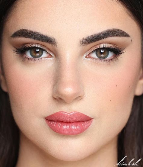 Hindash Makeup, Skin Retouching Tutorial, Vintage Makeup Looks, Engagement Makeup, Iranian Beauty, Classic Makeup, Love Lips, Skin Retouching, Make Makeup